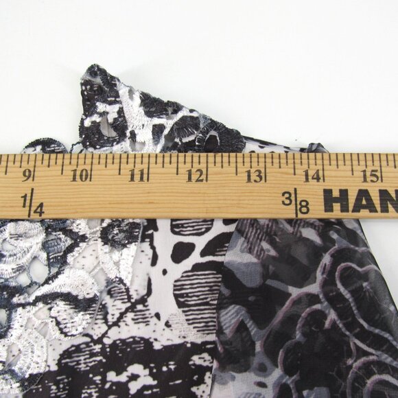 Unity World Wear Women's Black & White Blouse w/Floral Cut Out On Back Size XL - Picture 7 of 10